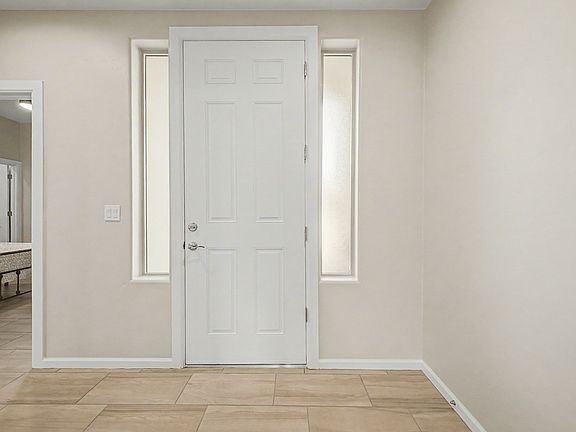 4th image of 208 S Montgomery Pl