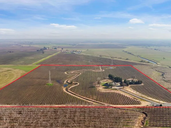 16025 E Harney Ln, Lodi, CA 95240