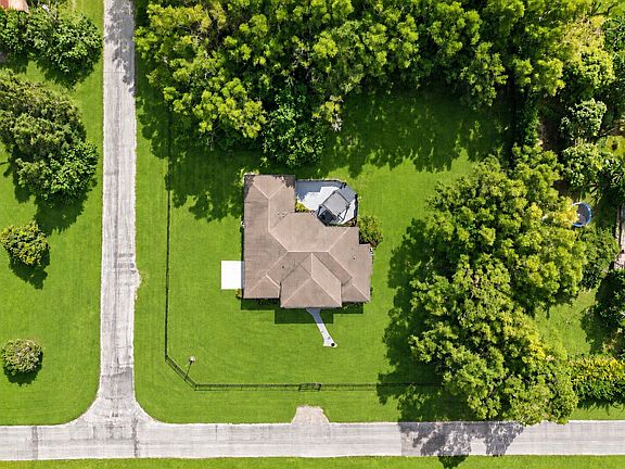 3rd image of 9176 190th Street N