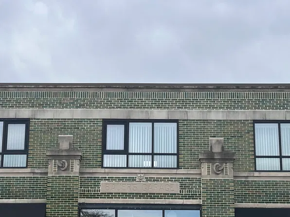 77 E Woodstock St APT 200, Crystal Lake, IL 60014