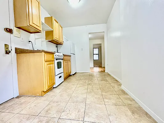 Rented by HOLTON REAL ESTATE INC. | media 10
