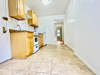Rented by HOLTON REAL ESTATE INC.