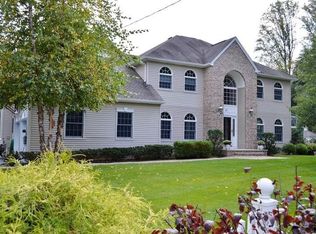 49 Peniston Ave, East Hanover, NJ 07936