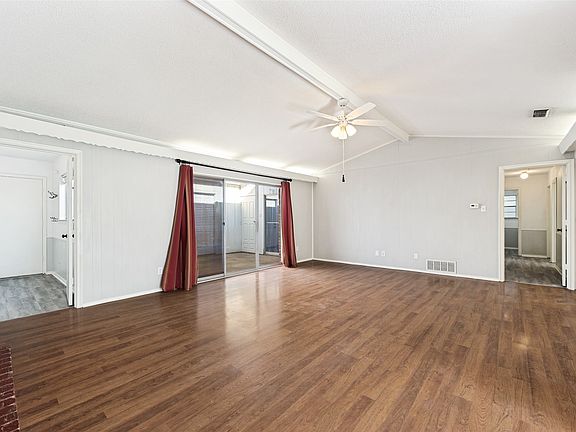 5th image of 2719 Forest Grove Dr