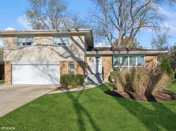 918 S Emerson St, Mount Prospect, IL 60056