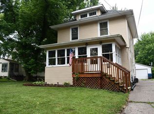 2111 18th St, East Moline, IL 61244
