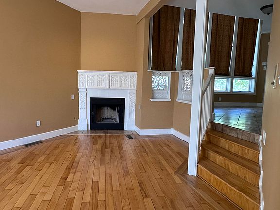 4th image of 501 Mulberry St NE