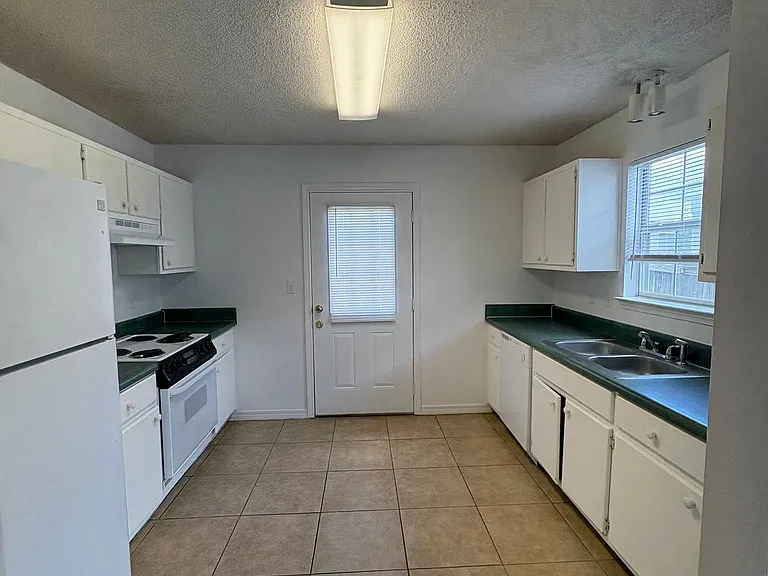 953 Southern Oaks Ct — Photo 11
