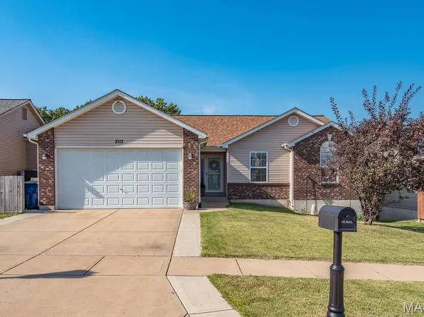 2113 Providence Park Ln, Herculaneum, MO 63048