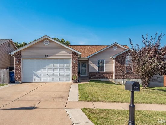 2113 Providence Park Ln, Herculaneum, MO 63048