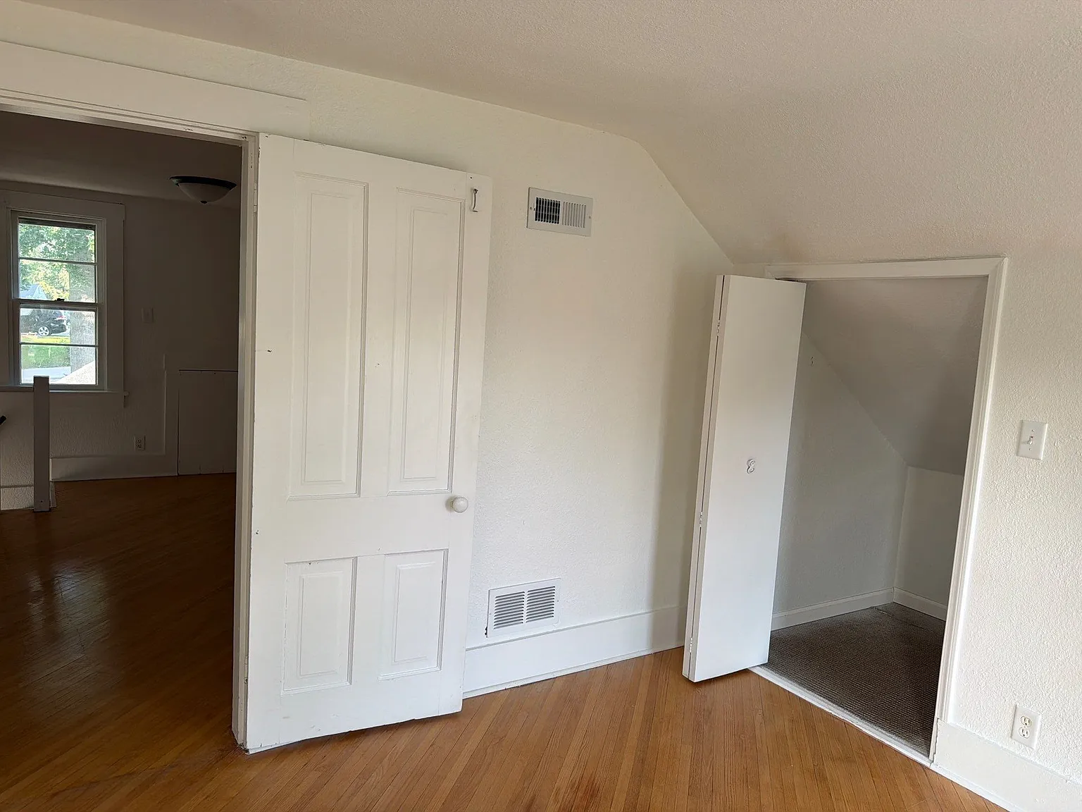 2 bed, 1272 sqft, $925 — Photo 3