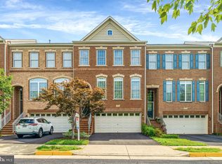 5407 Pachysandra Ln, Centreville, VA 20120