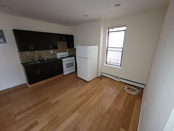 2nd image of 4371 Matilda Ave #2R