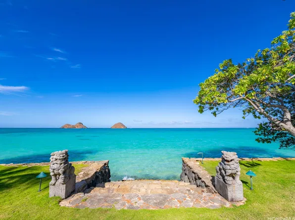 1586 Mokulua Dr, Kailua, HI 96734