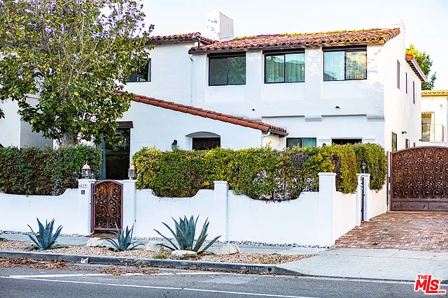 2 bed, 2.5 bath, 1570 sqft, $5,600 — Photo 1