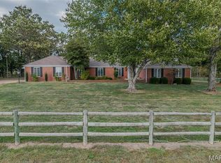21355 Ember Rd, Lebanon, MO 65536