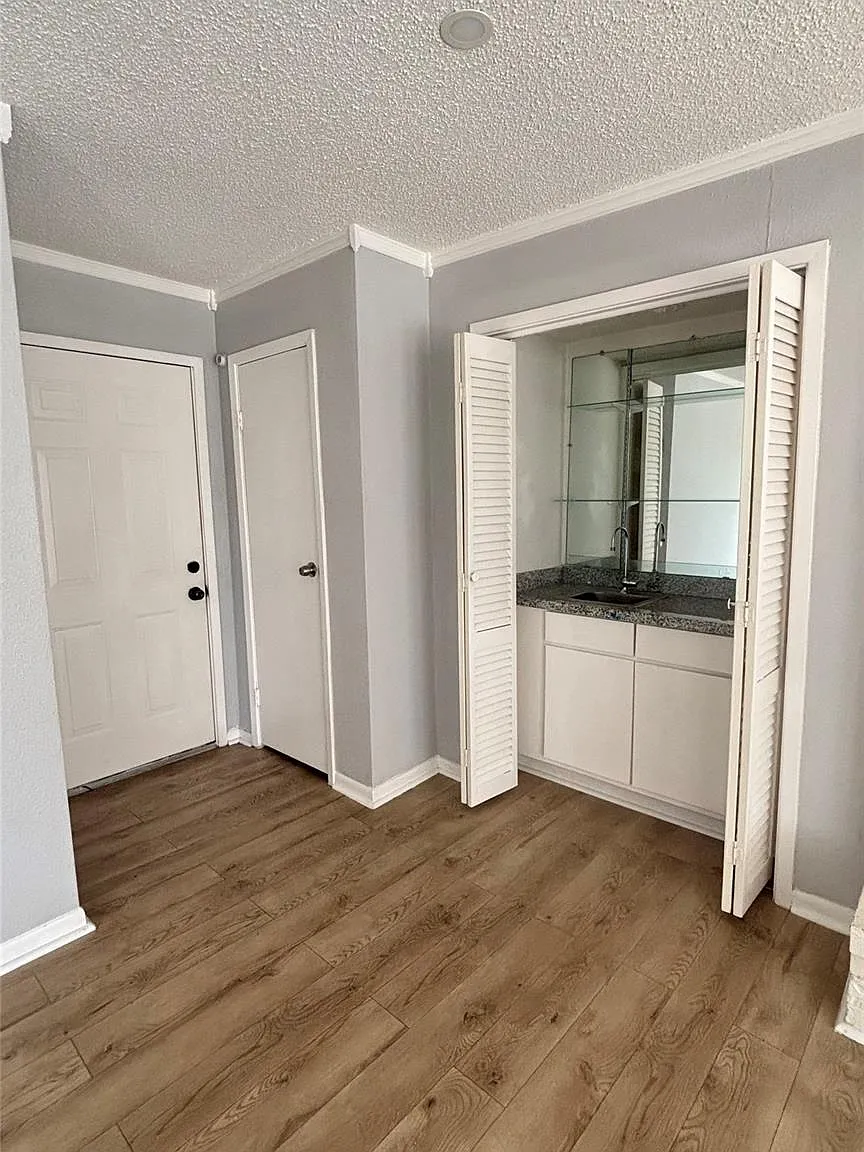 2 bed, 2.0 bath, 997 sqft, $1,400 — Photo 3