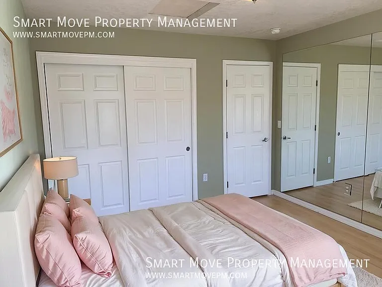 377 W Hale St — Photo 24