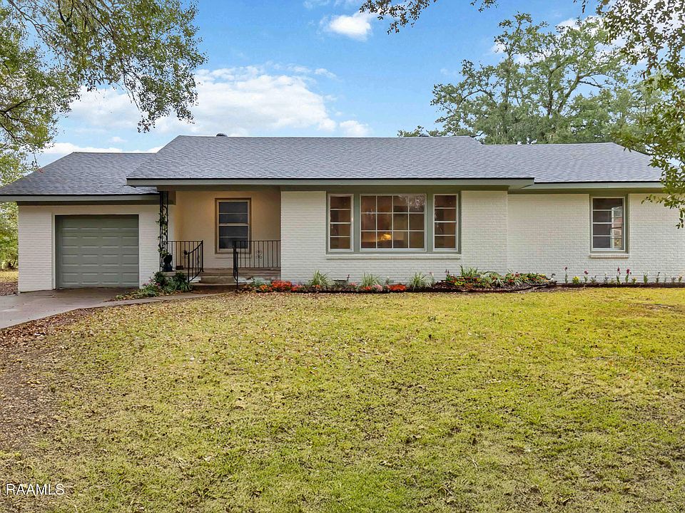 1st image of 105 Teche Dr