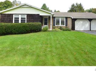 23 Brougham Dr, Penfield, NY 14526
