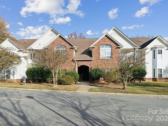 3rd image of 2523 Carya Pond Ln