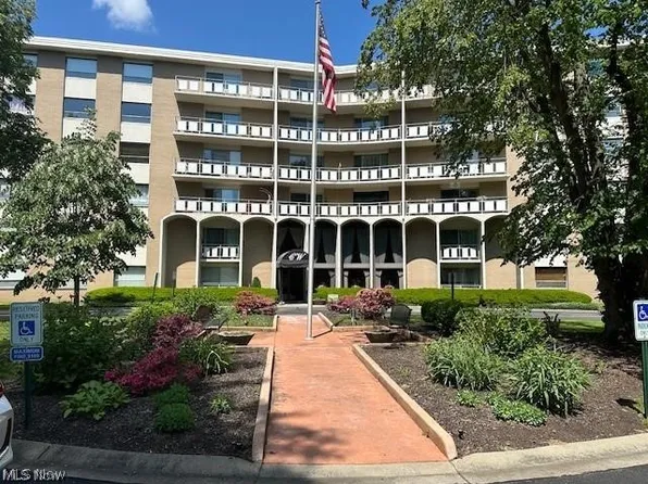 3400 Wooster Rd APT 218, Rocky River, OH 44116