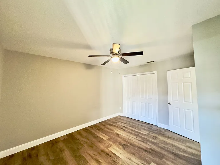 138 Bonnie Ln — Photo 15