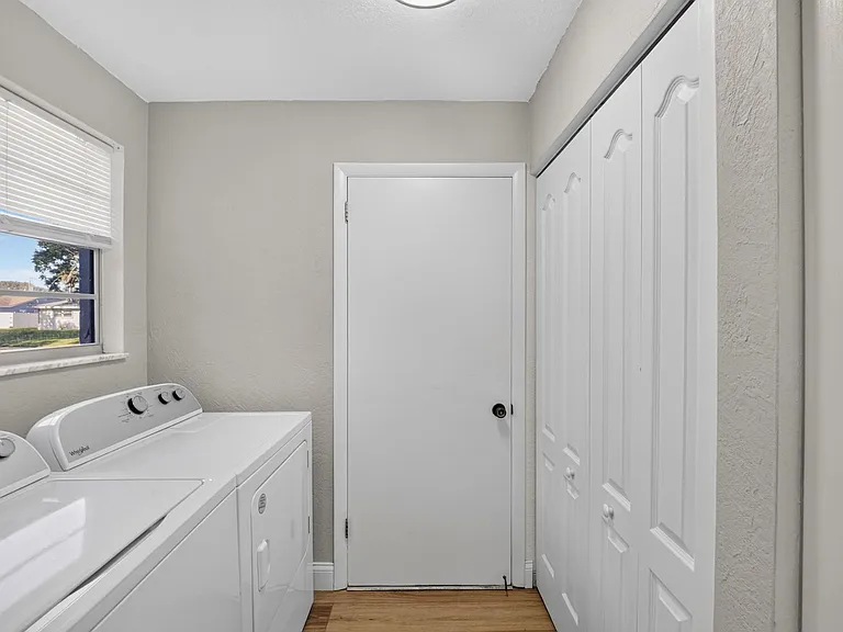 791 Lindenwood Cir E — Photo 15