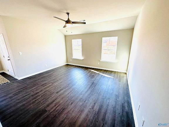 3rd image of 106 Domingues Ave