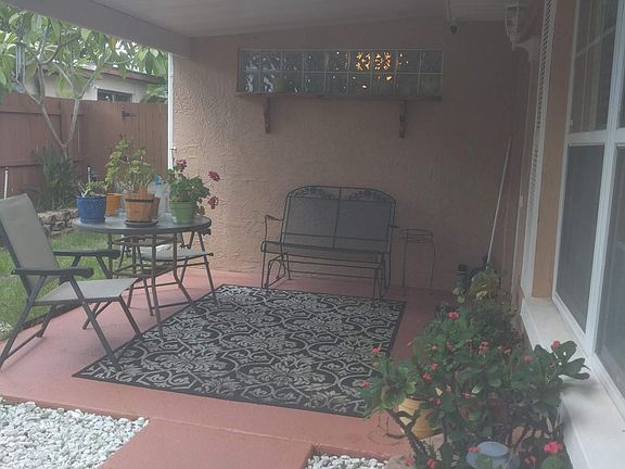 4th image of 3368 Barnsdale Dr
