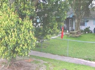 711 N Saint Clair Abrams Ave, Tavares, FL 32778
