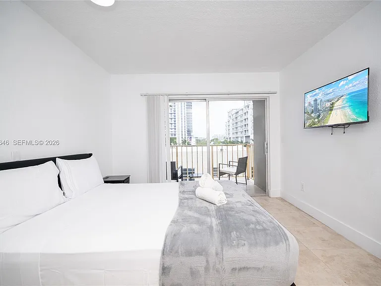 500 NE 26th St #5D — Photo 13