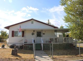 304 3rd St, Mountain View, WY 82939