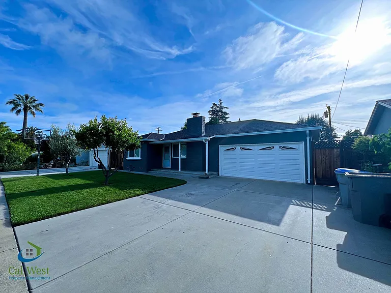 3048 San Luis Rey Ave — Photo 2
