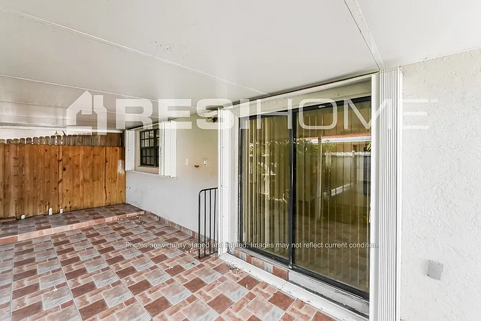 8905 NW 114th Ter — Photo 12