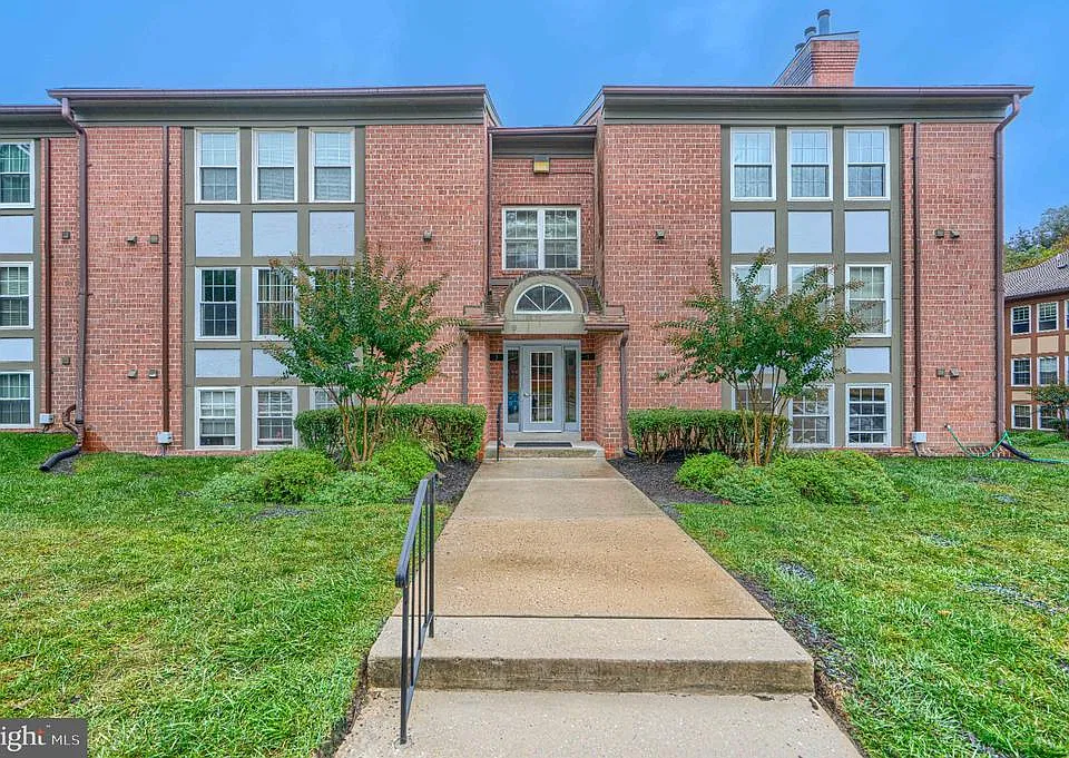 3 Pipe Hill Ct #B-3B