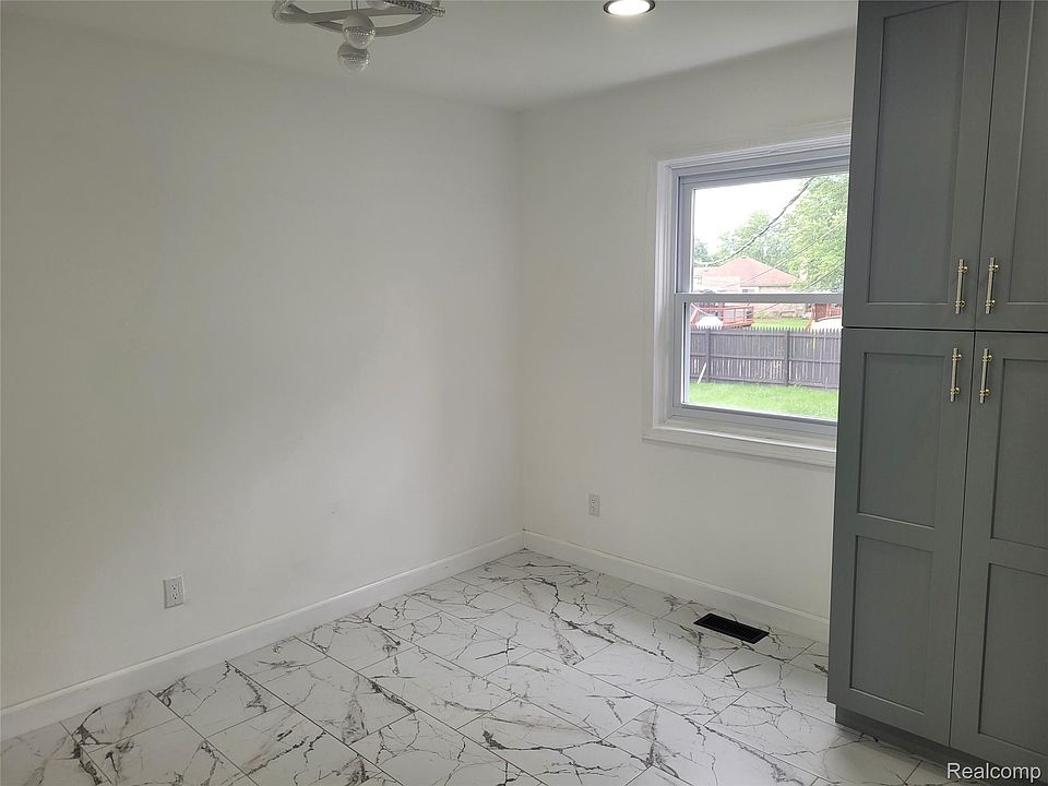 38525 Little Mack Ave, photo 9