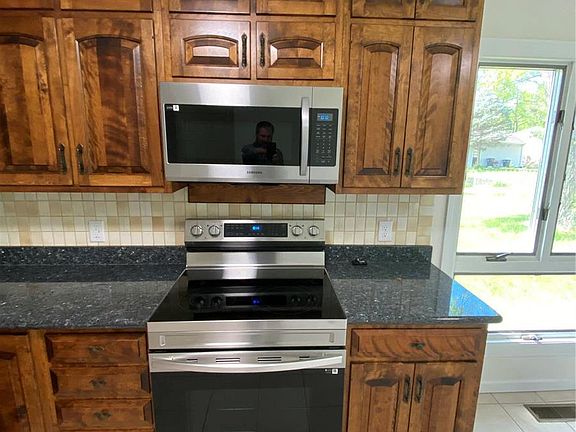 5th image of 3073 Aberdeen Dr