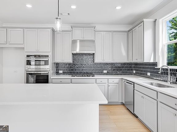 6th image of this home