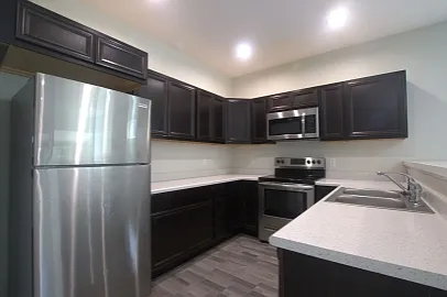 1601 Kimbark St #201 — Photo 9