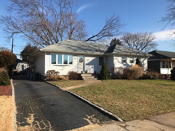 2nd image of 1031 Johnston Ave