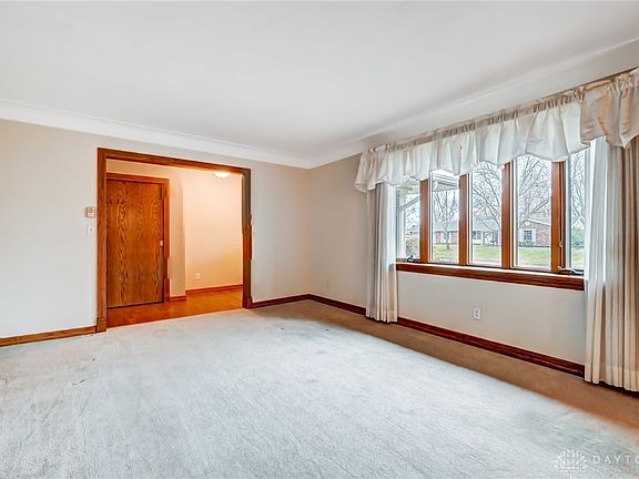 4th image of 2133 Crab Tree Dr