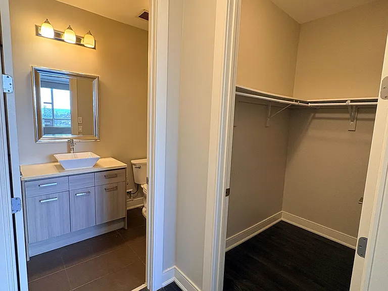 150 Main St W #504 — Photo 31