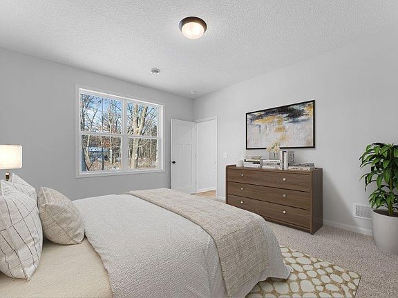 5th image of 10502 Glenbrook Ave S