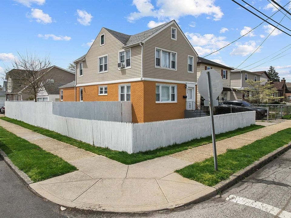 1st image of 1459 Sweetman Ave