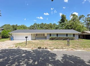 520 Ravenwood Dr, Athens, TX 75751