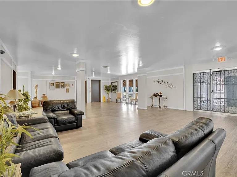 5412 Lindley Ave #110 — Photo 37