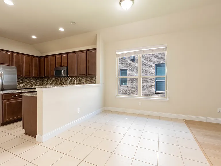612 Calliopsis St — Photo 12
