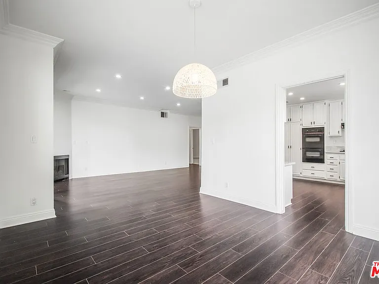 8865 Alden Dr #101 — Photo 9