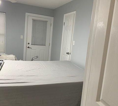 4th image of 2516 Golden Park Ln
